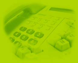 Widok telefonu i klawiatury komputera